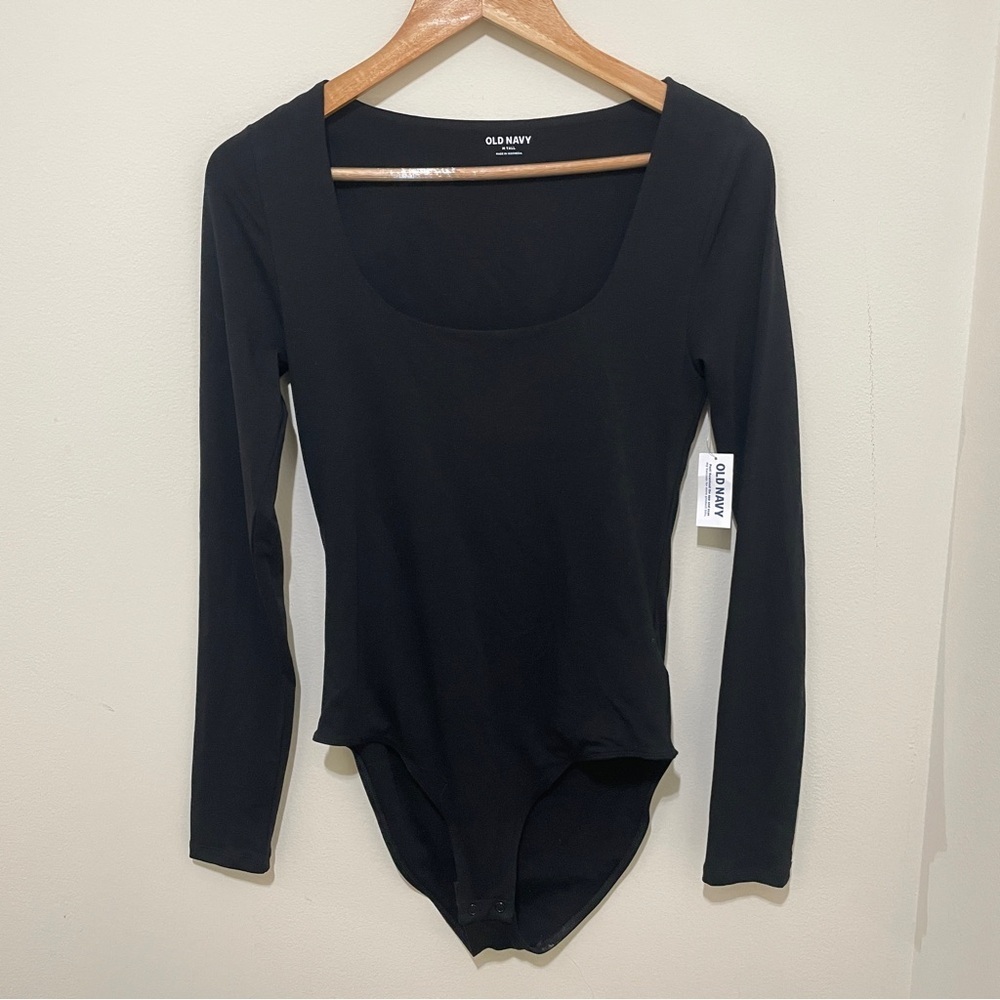 ** BUNDLE SALE 3/$20 ** NWT Old Navy Black Long Sleeve Bodysuit, Size M TALL